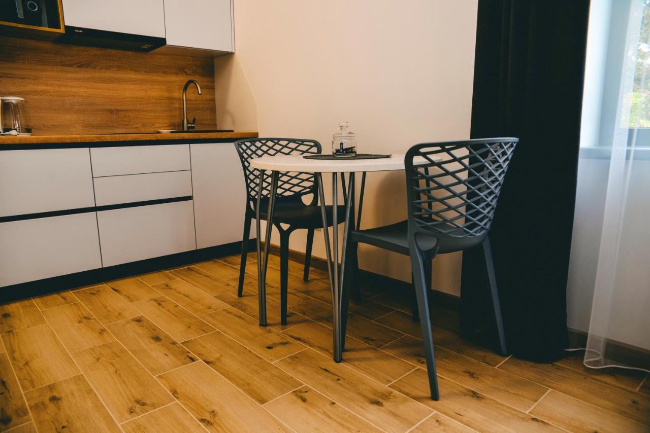 צ'רקסי Four Rooms Apartments מראה חיצוני תמונה