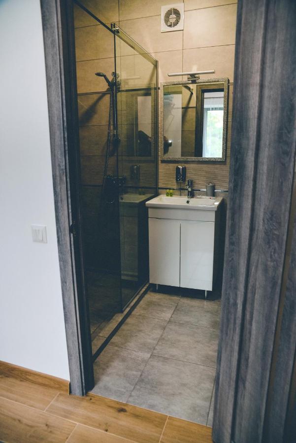 צ'רקסי Four Rooms Apartments מראה חיצוני תמונה
