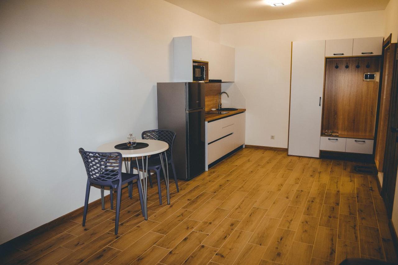 צ'רקסי Four Rooms Apartments מראה חיצוני תמונה
