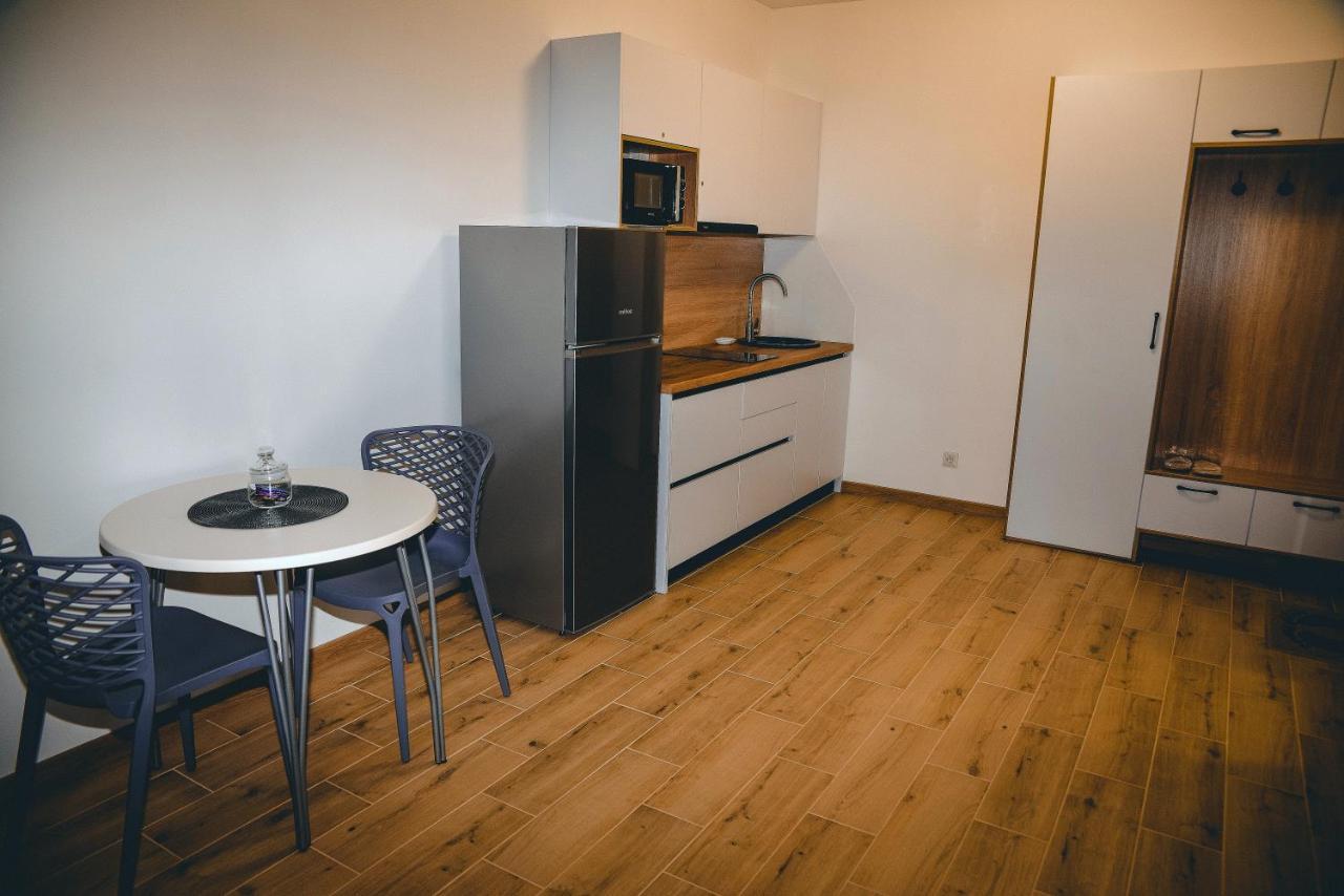 צ'רקסי Four Rooms Apartments מראה חיצוני תמונה