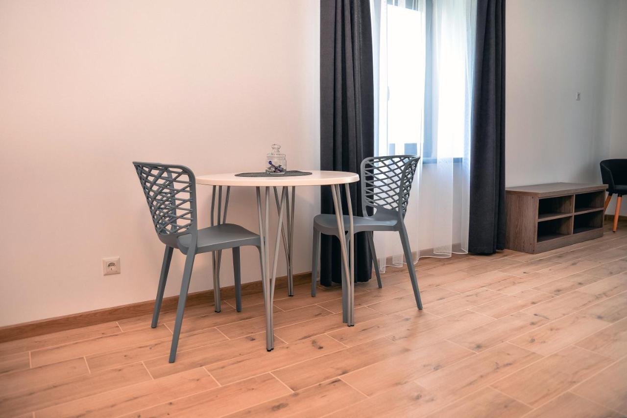 צ'רקסי Four Rooms Apartments מראה חיצוני תמונה