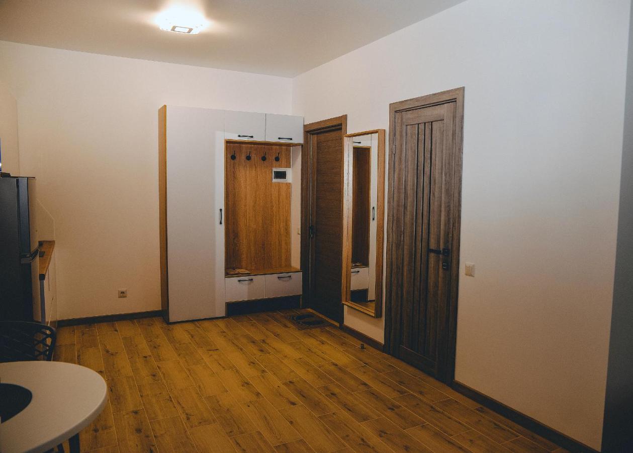 צ'רקסי Four Rooms Apartments מראה חיצוני תמונה