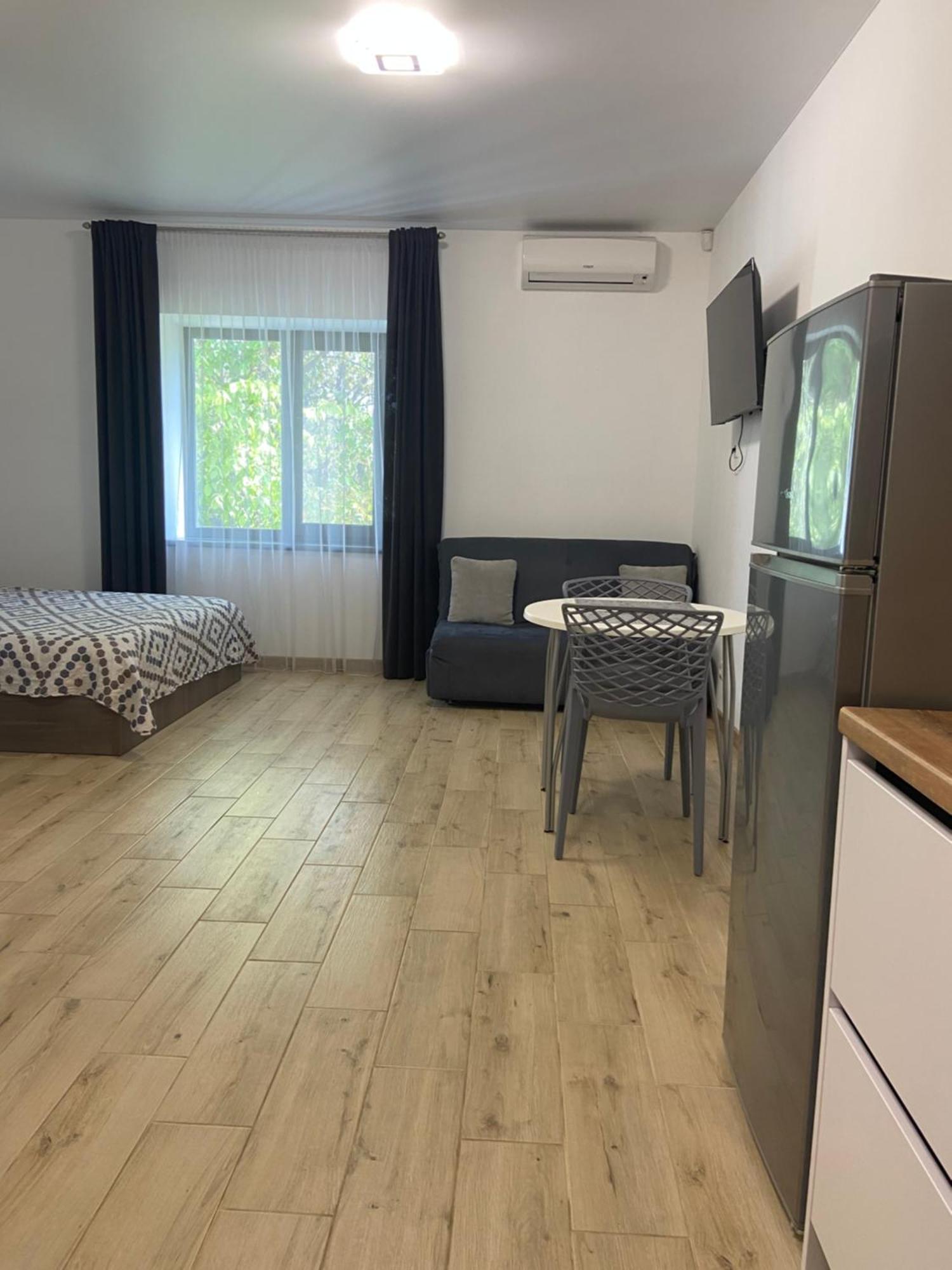 צ'רקסי Four Rooms Apartments מראה חיצוני תמונה