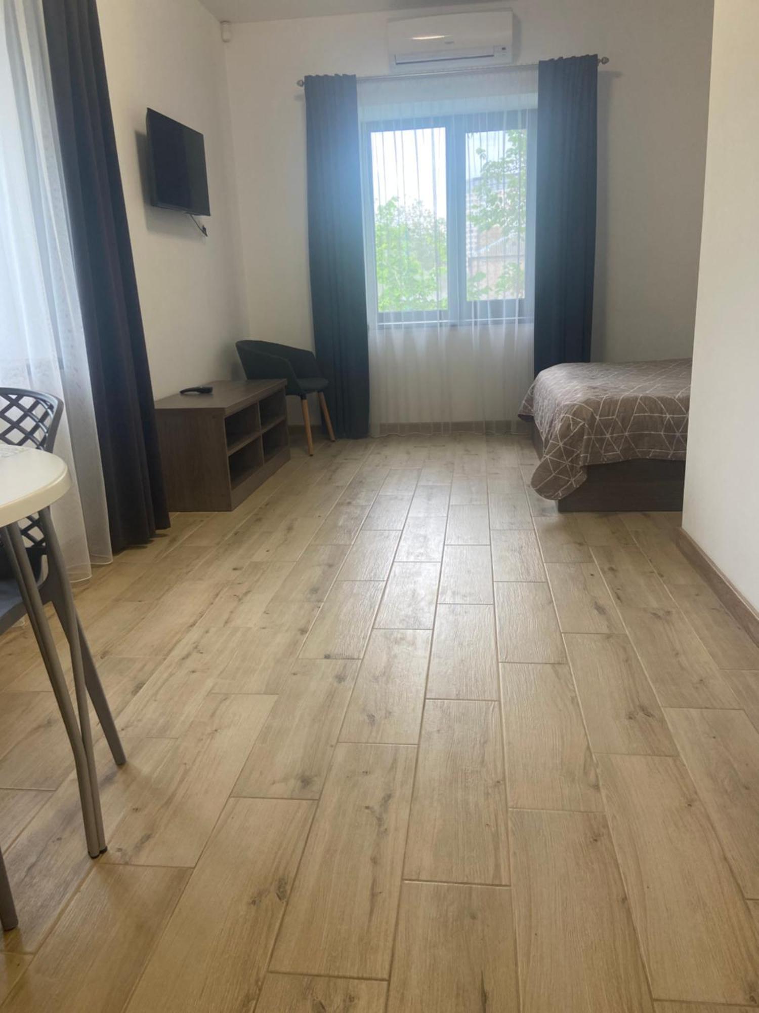 צ'רקסי Four Rooms Apartments מראה חיצוני תמונה